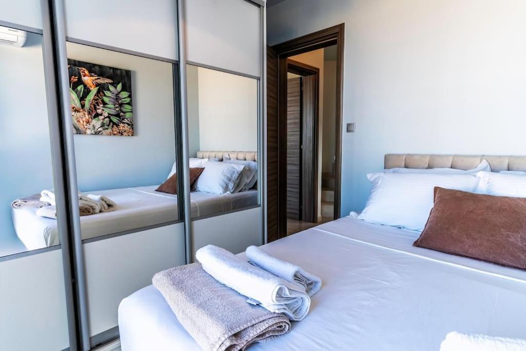Zefyros Suite , Seafront Retreat ! Pánormos Exterior foto